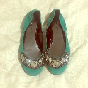 Gianni Bini green suede flats